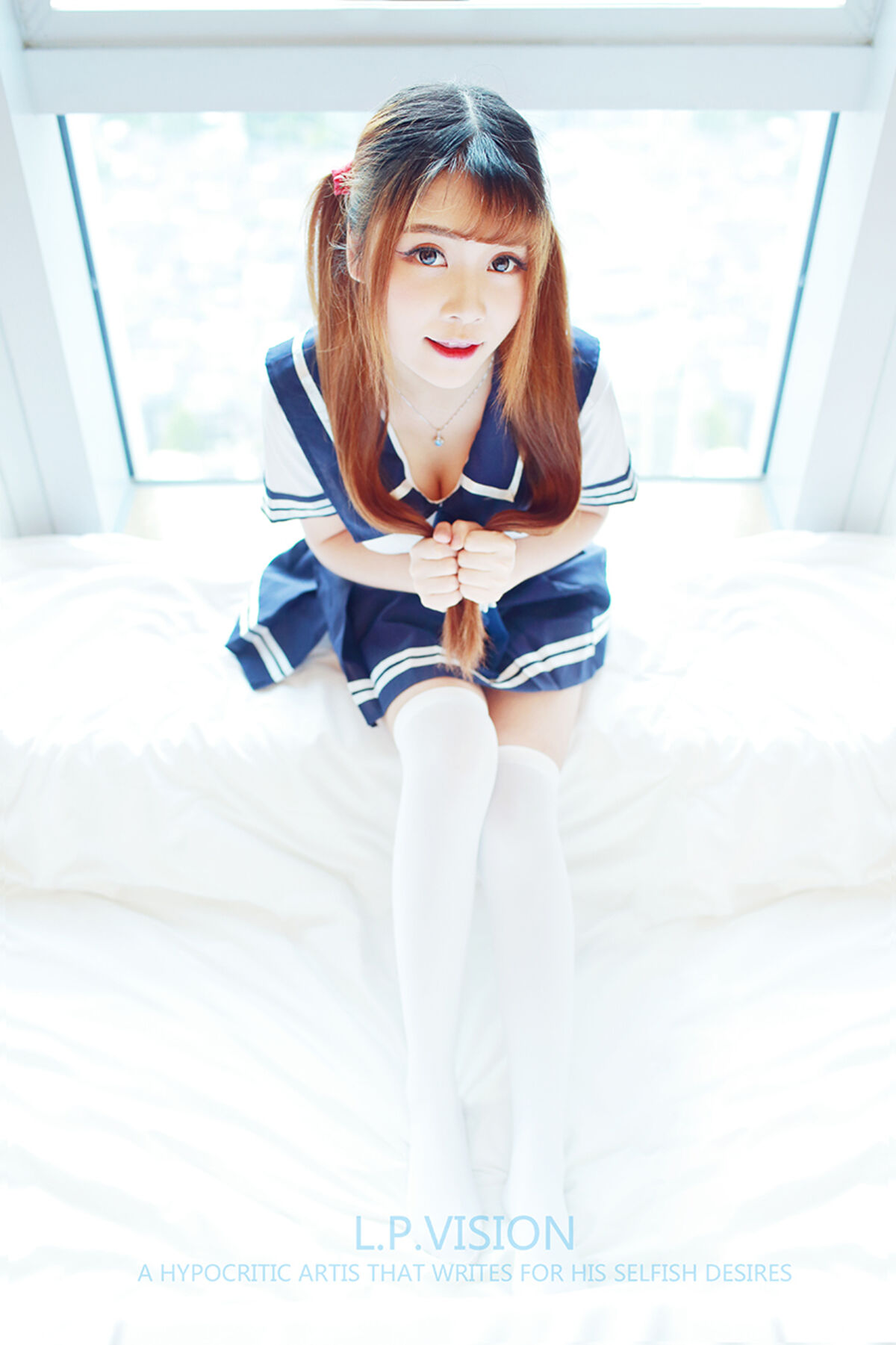 性感大屁股妹子做瑜伽被脱裤子后入套弄自己动大力猛操非常诱人1