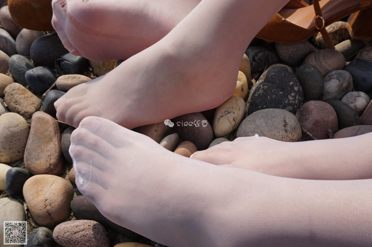 NMK-075 素人のオマ○コのエキスがたっぷり染み込んだ脱ぎたて生パンティーを売ってもらいました！！7